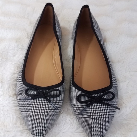 🚫SOLD ON TRADESY🚫Banana Republic Robin Ballet - Picture 4 of 5